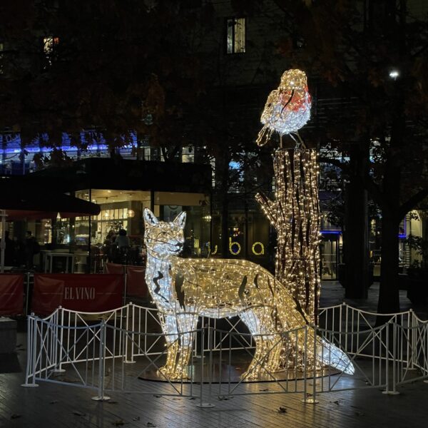 fox and robin christmas light sculpture