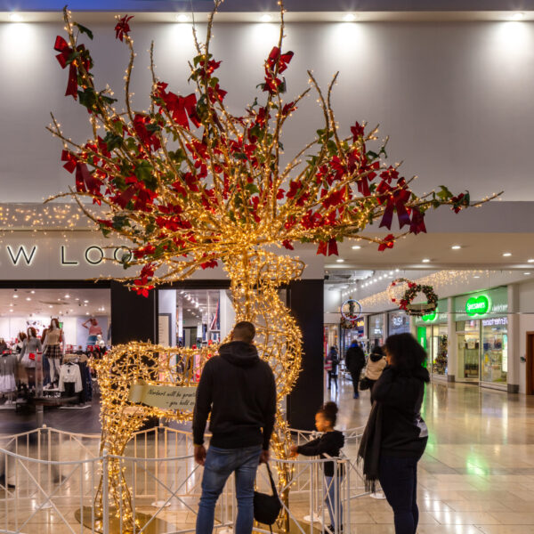 southside shopping centre stag light sculpture at christmas