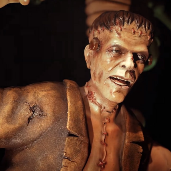 commercial halloween lighting and props