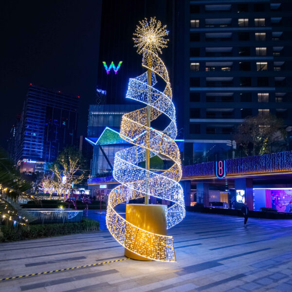 christmas tree light sculpture