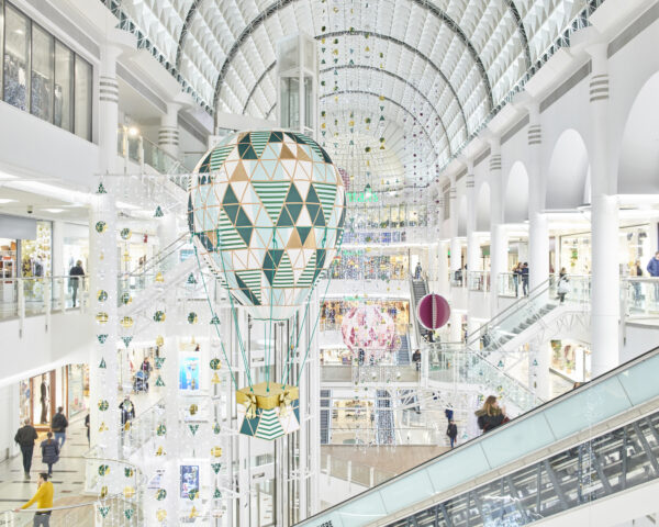 bentall shopping centre indoor christmas balloon display project