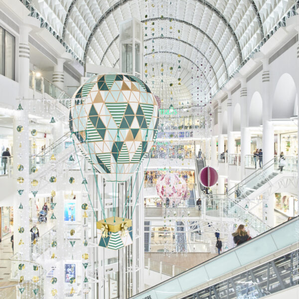 bentall shopping centre indoor christmas balloon display project