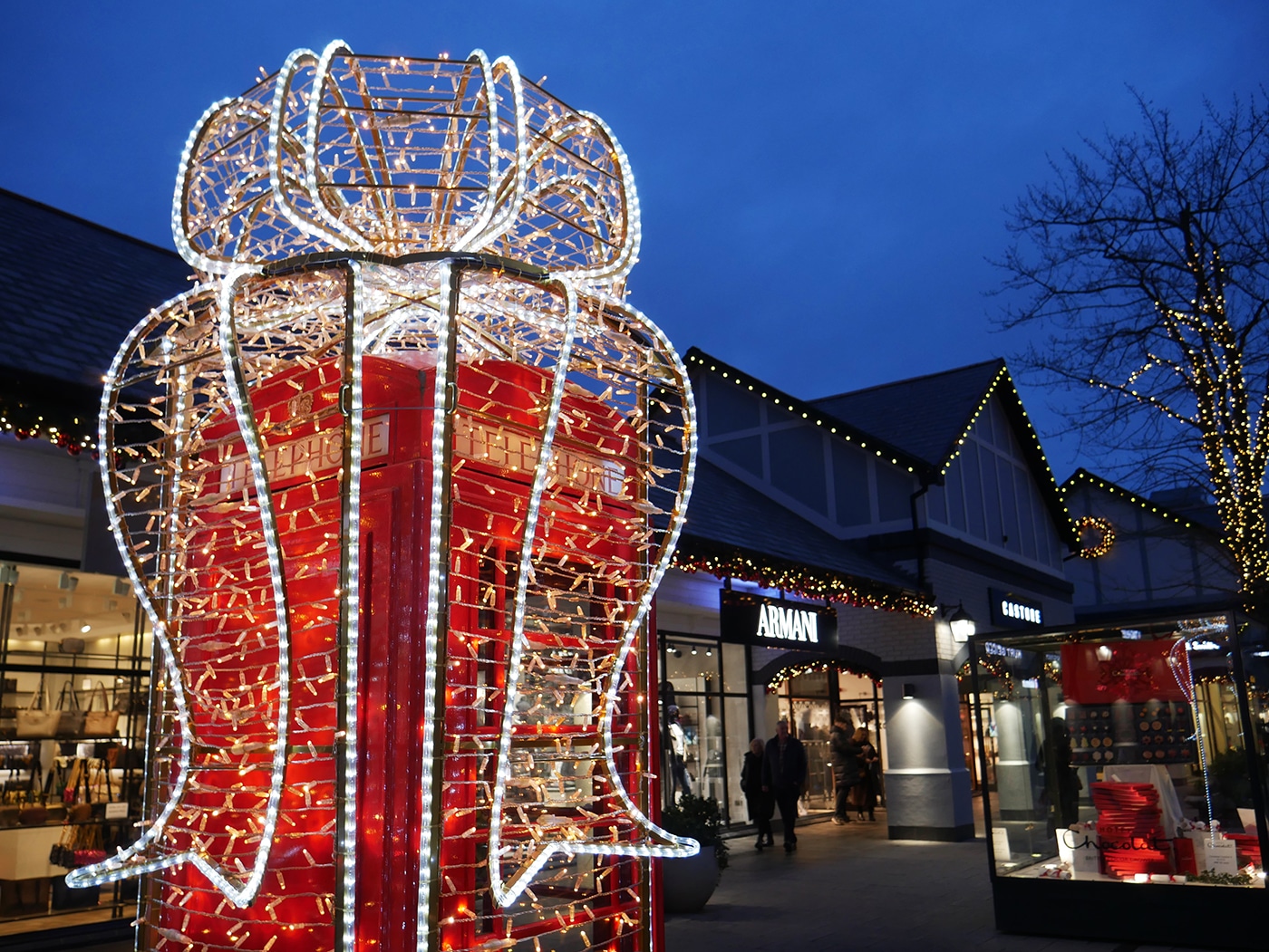 Cheshire Oaks Christmas lights by MK Illumination