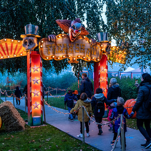 commercial halloween props