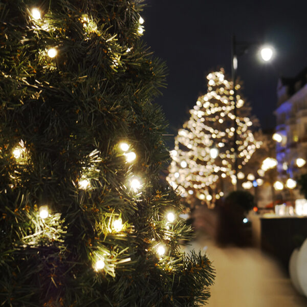 London Sloane Square Christmas lights by MK Illumination
