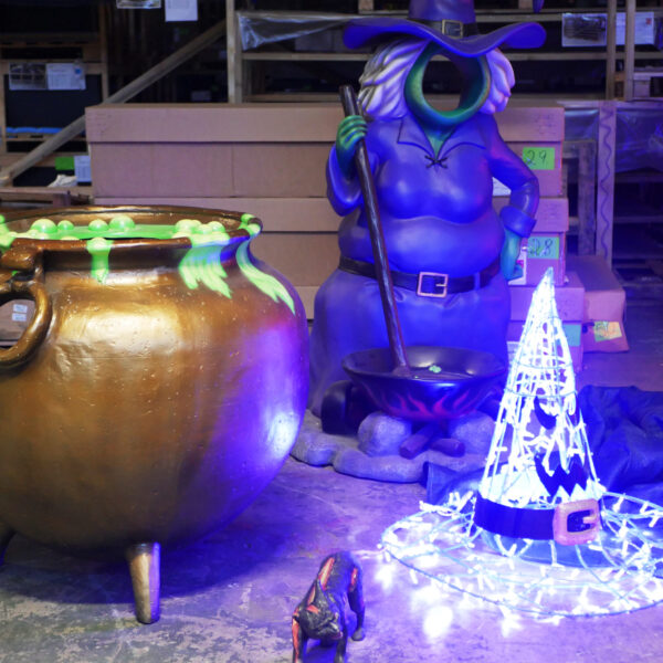 Witch Cauldron Photo Op, 106x102x110cm - Image 9