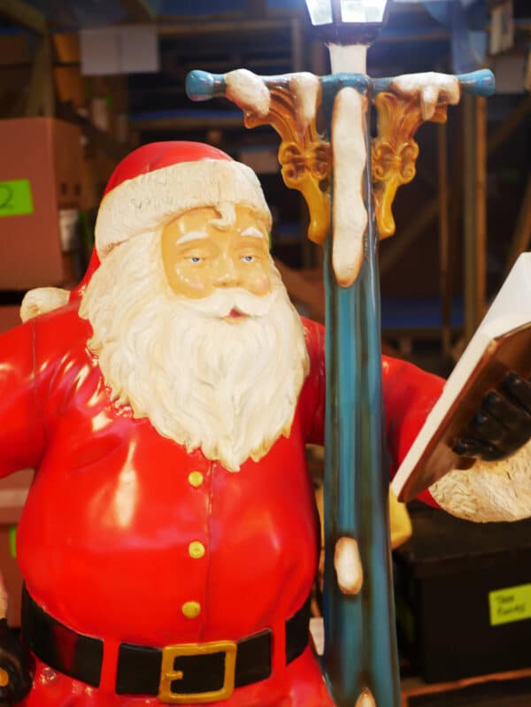 Santa with Lampost 110cm x 225cm x 95cm (WxHxD) - Image 6