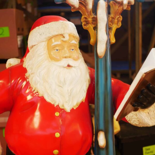 Santa with Lampost 110cm x 225cm x 95cm - Image 6