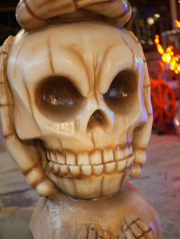 Speak No Evil Hear No Evil See No Evil Skull Pillar 57cm x 180cm x 50cm (WxHxD) - Image 7