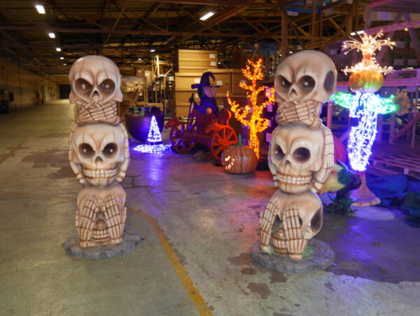 Speak No Evil Hear No Evil See No Evil Skull Pillar 57cm x 180cm x 50cm (WxHxD) - Image 9