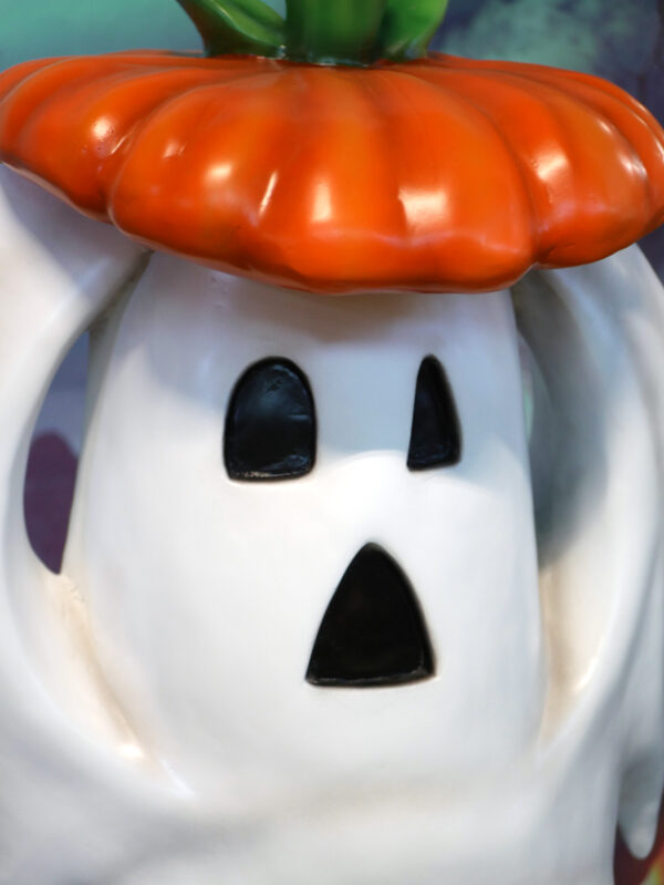 Ghost Hiding in Pumpkin, 76cm x 152cm x 73cm - Image 8