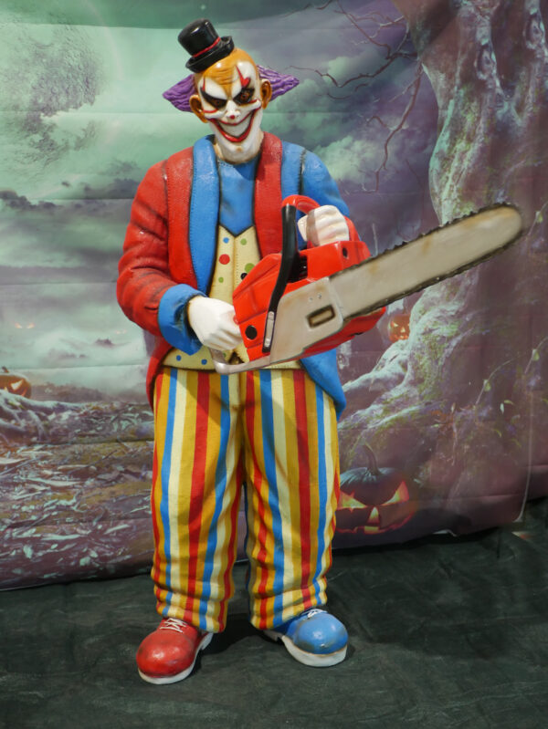 Scary Clown with Chainsaw, 135cm x 190cm x 170cm - Image 10
