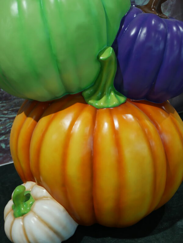 Winter Pumpkin Tower, 122cm x 244cm x 106.5cm - Image 5