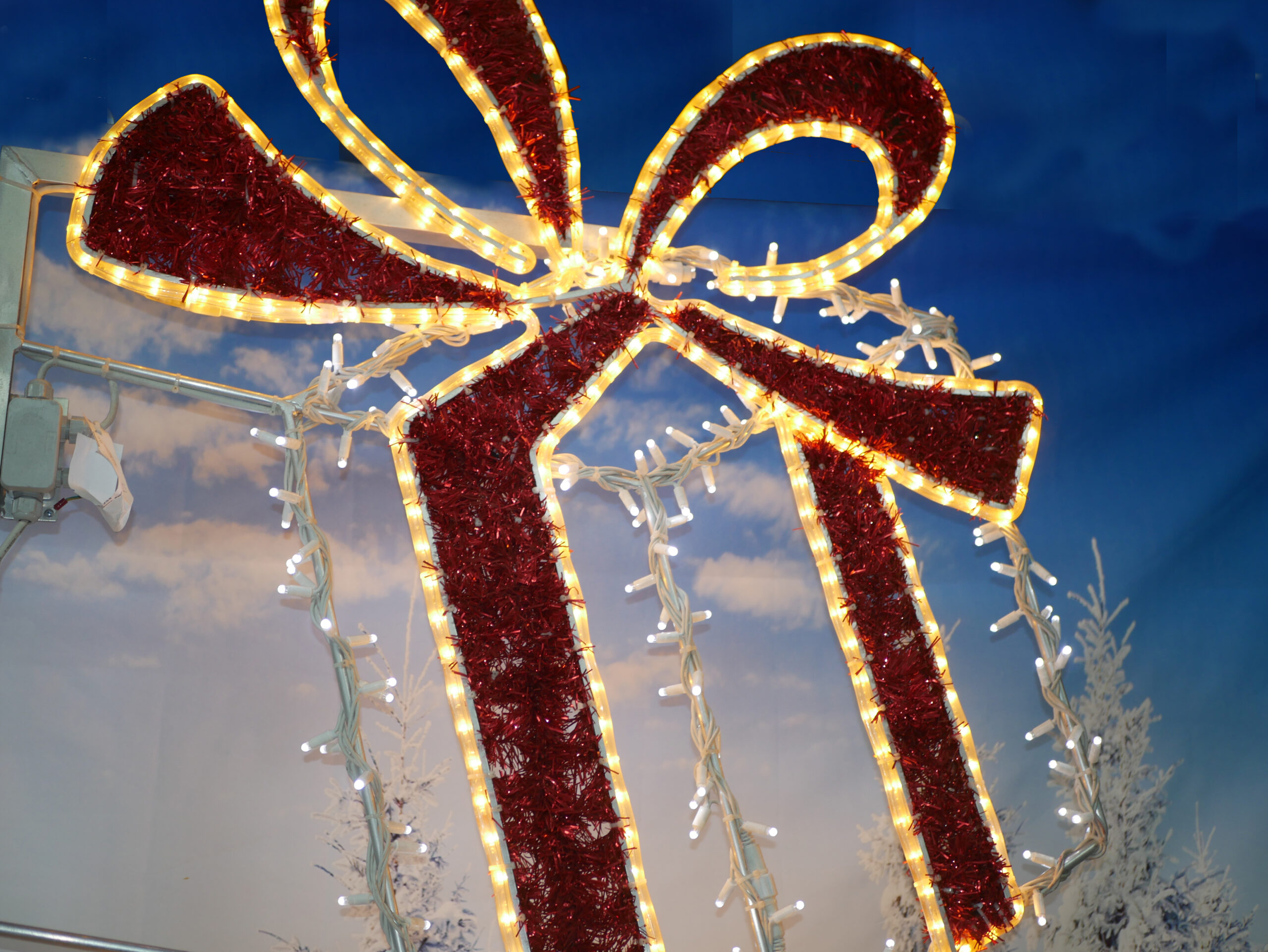 Ornamental Parcel NEW Pole/Mount 107x300cm WH & WA WH LED 230V 67W - Image 2