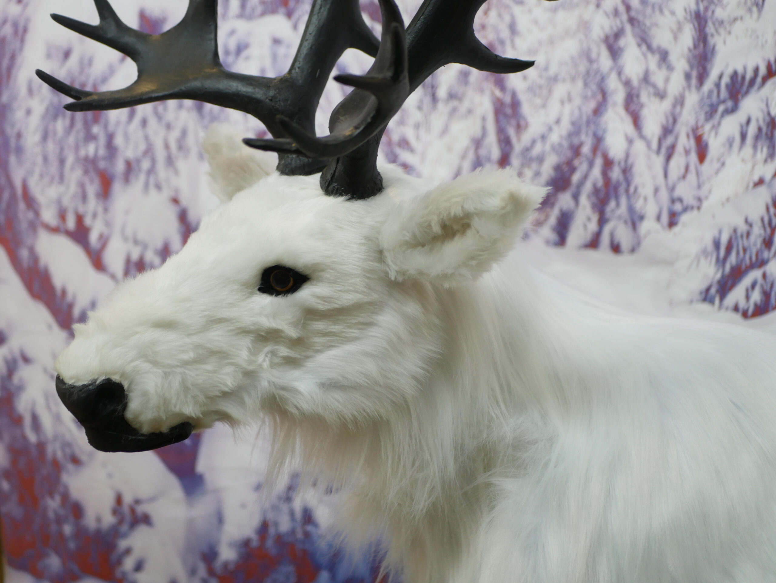 180cm White Reindeer - Image 3