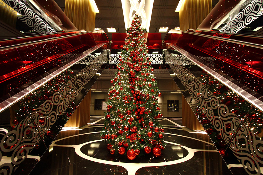 Christmas Trees, Wreaths and Garlands
