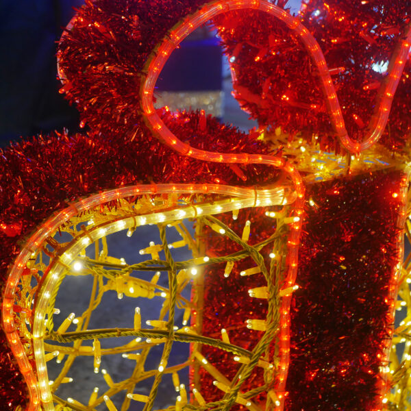Gift with Bow, 120x25x120cm, Bow = 9Static to 1flash LED, 36v - Image 5