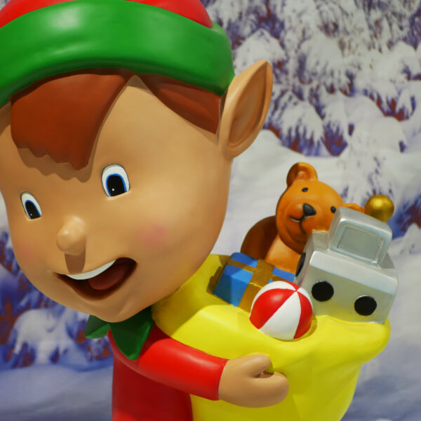 4.5ft Elf with Toy Bag, 66x60x137cm - Image 7