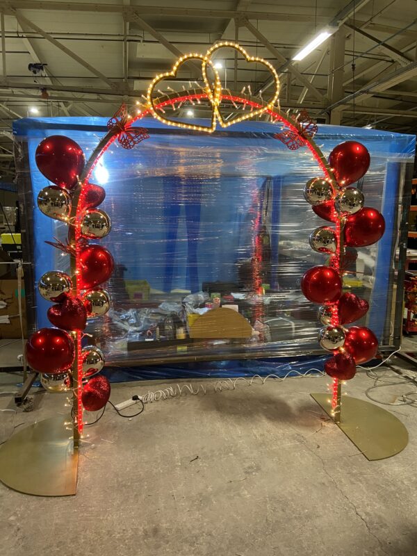 Butterfly and Hearts Arch 260x240cm Floor Self Standing P/C RAL1036 Gold - Image 2