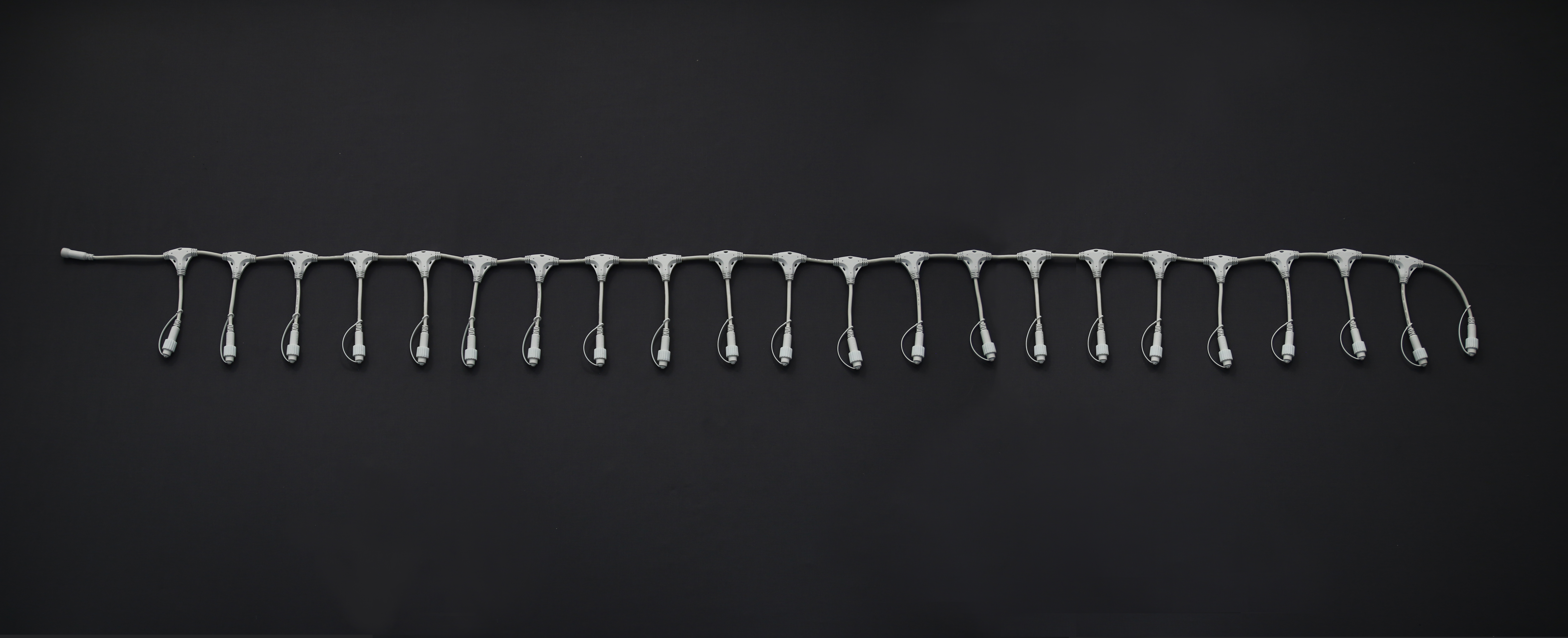 QF Divider cable with 22 Outlets white Rubber cable