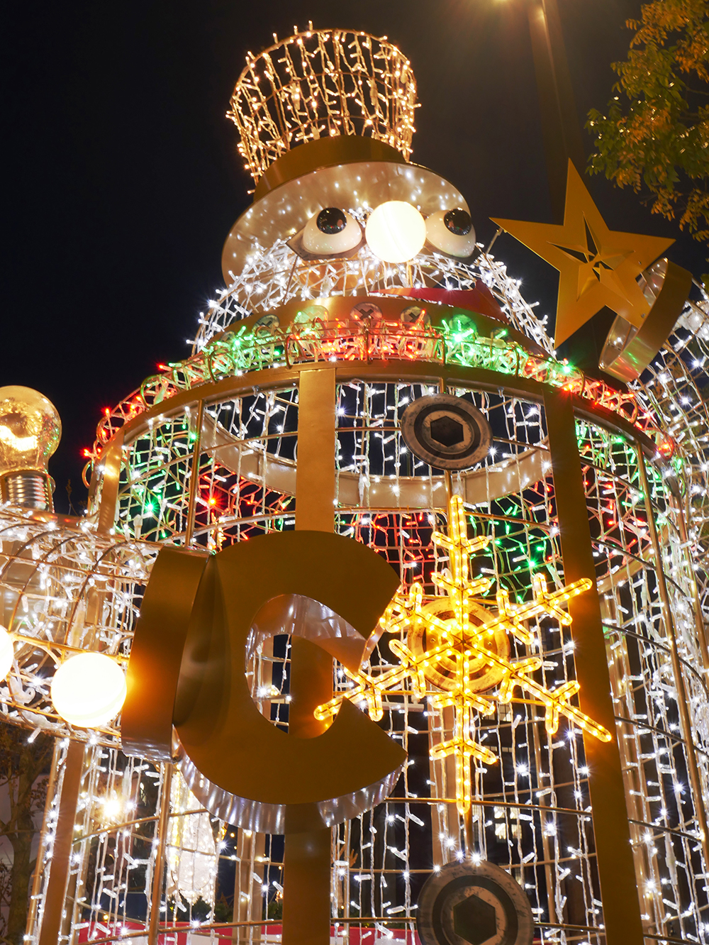 Manchester Snowman Sculpture Up Close