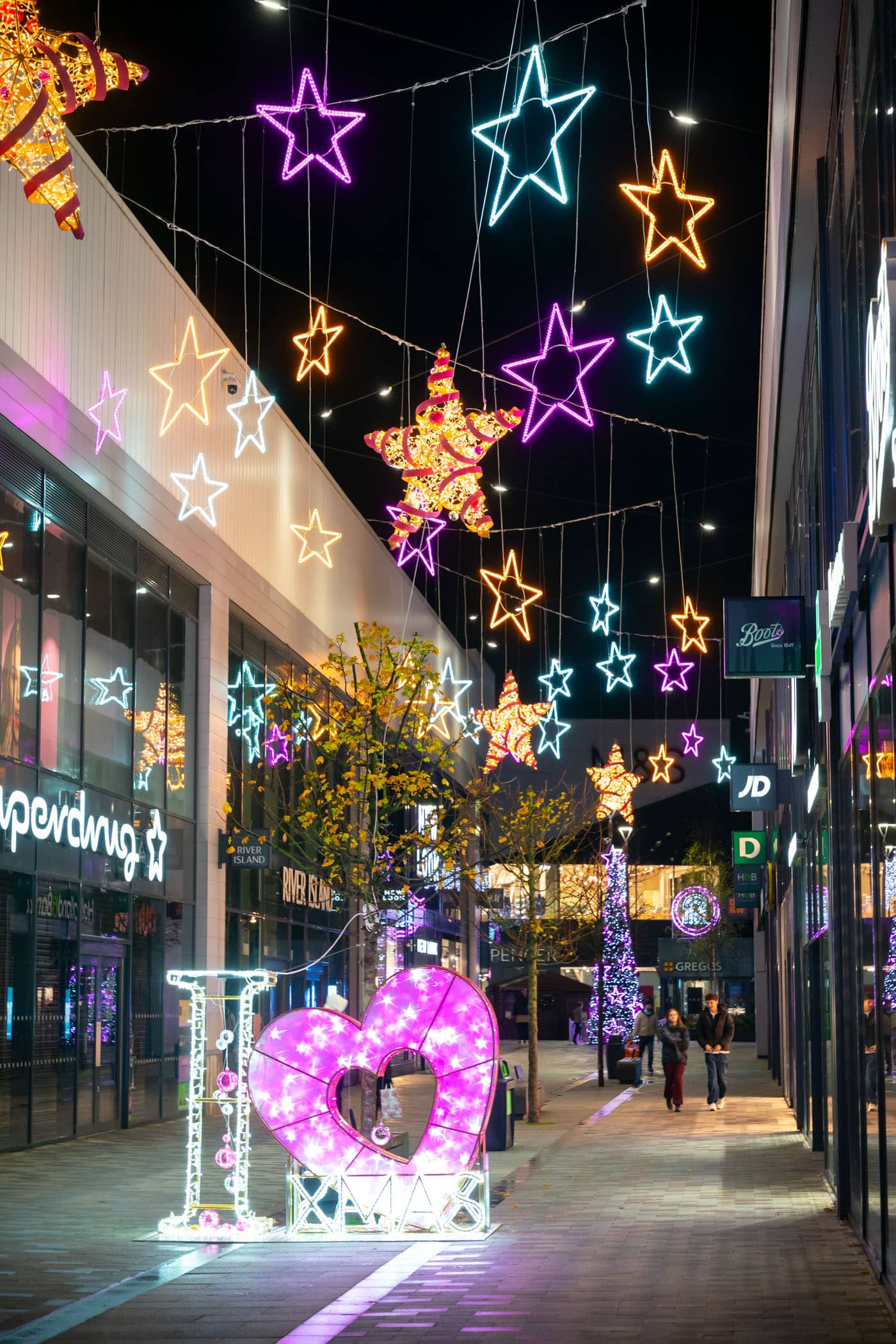 Riverside Rochdale Christmas Lights starts and heart motif