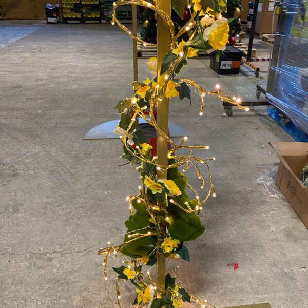 Easter Arch GOLD 220 x 240 x 60 cm WH, 36v w.Eggs and Bunnies - Image 7