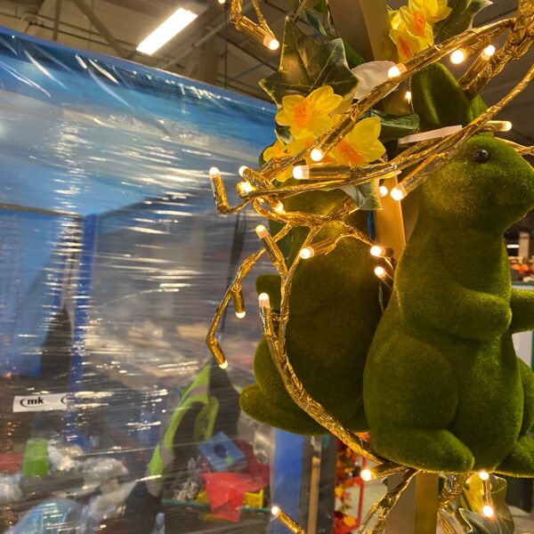 Easter Arch GOLD 220 x 240 x 60 cm WH, 36v w.Eggs and Bunnies - Image 6