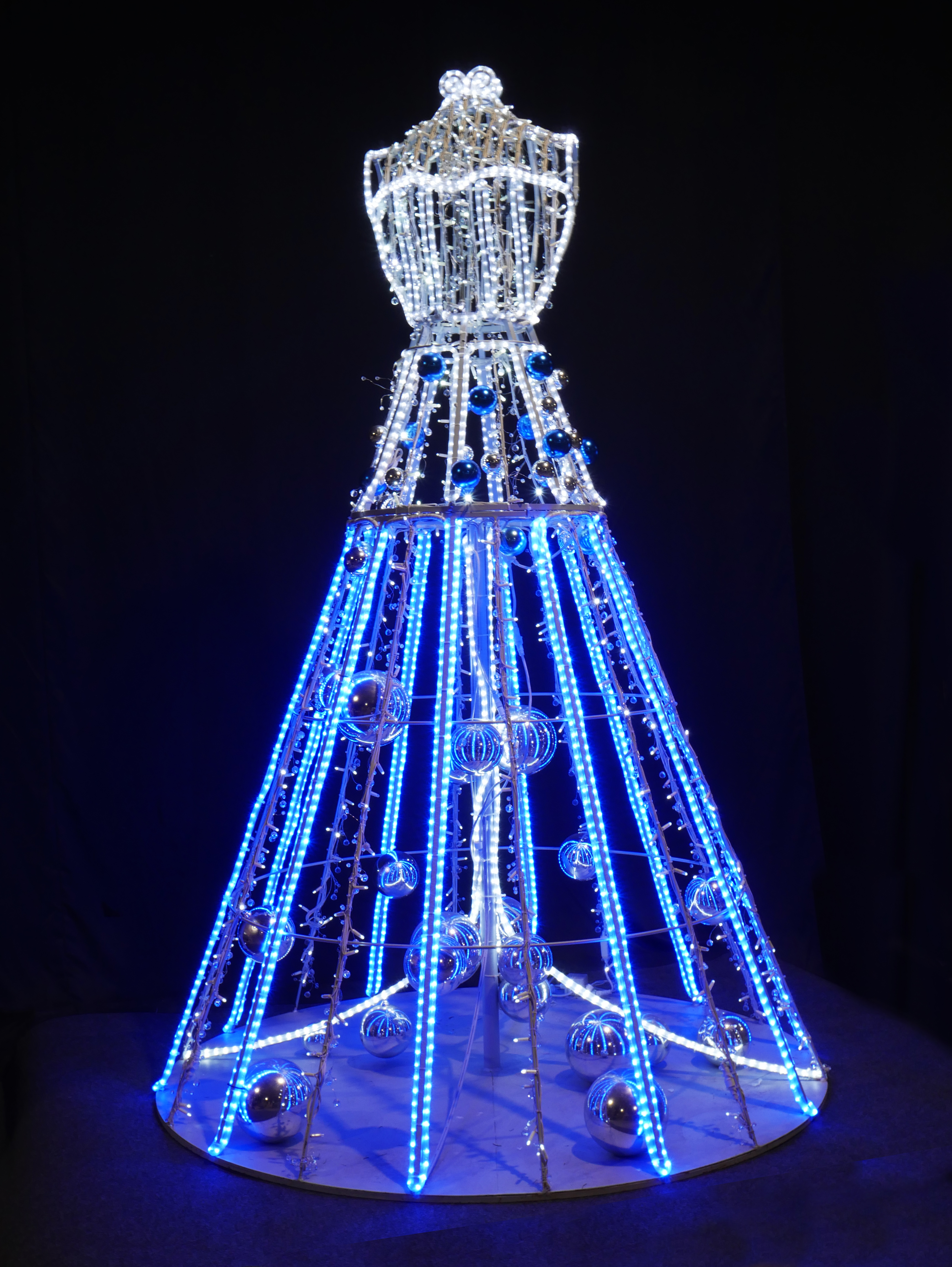 Dress, 180x285x180cm - Image 2