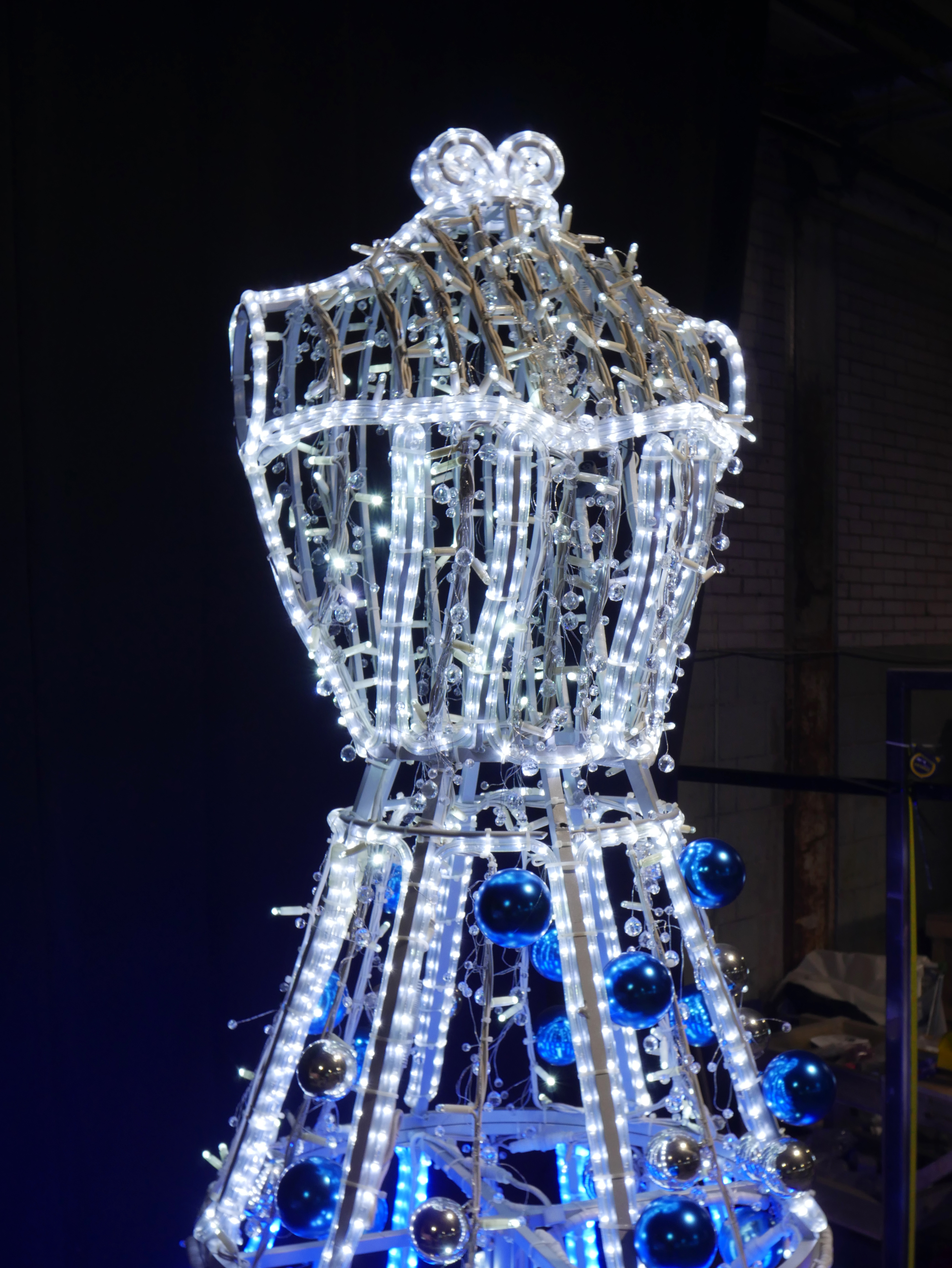 Dress, 180x285x180cm - Image 4