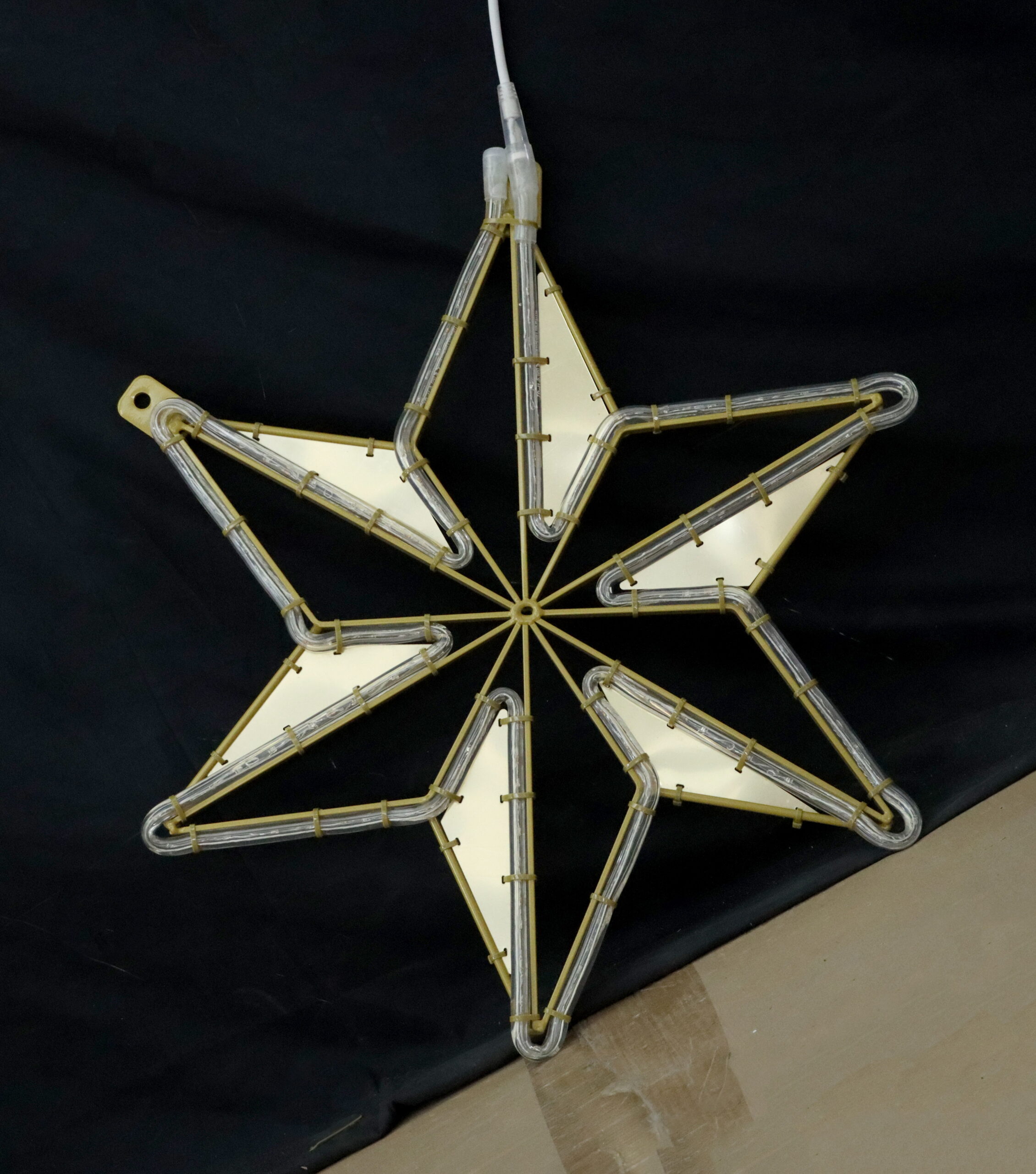 Small Star, 60x52cm, 230v - Image 3