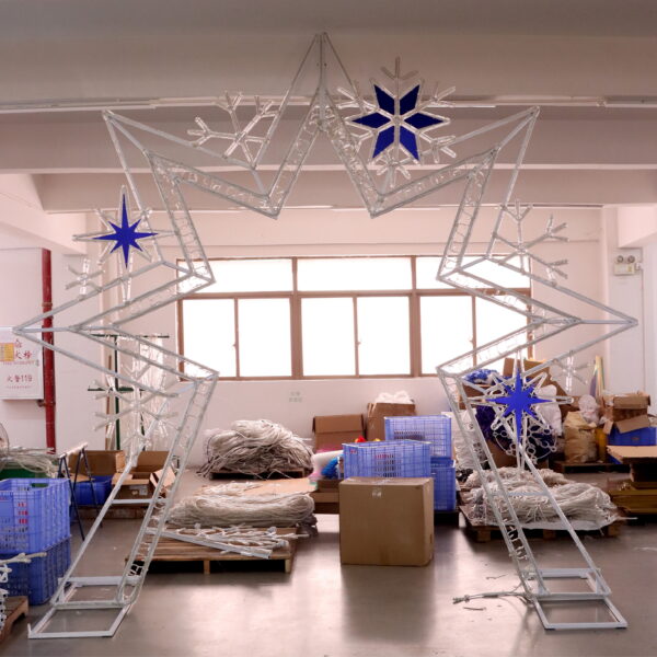 Celestial Snowflake Archway, 370x345cm, 36v - Image 4