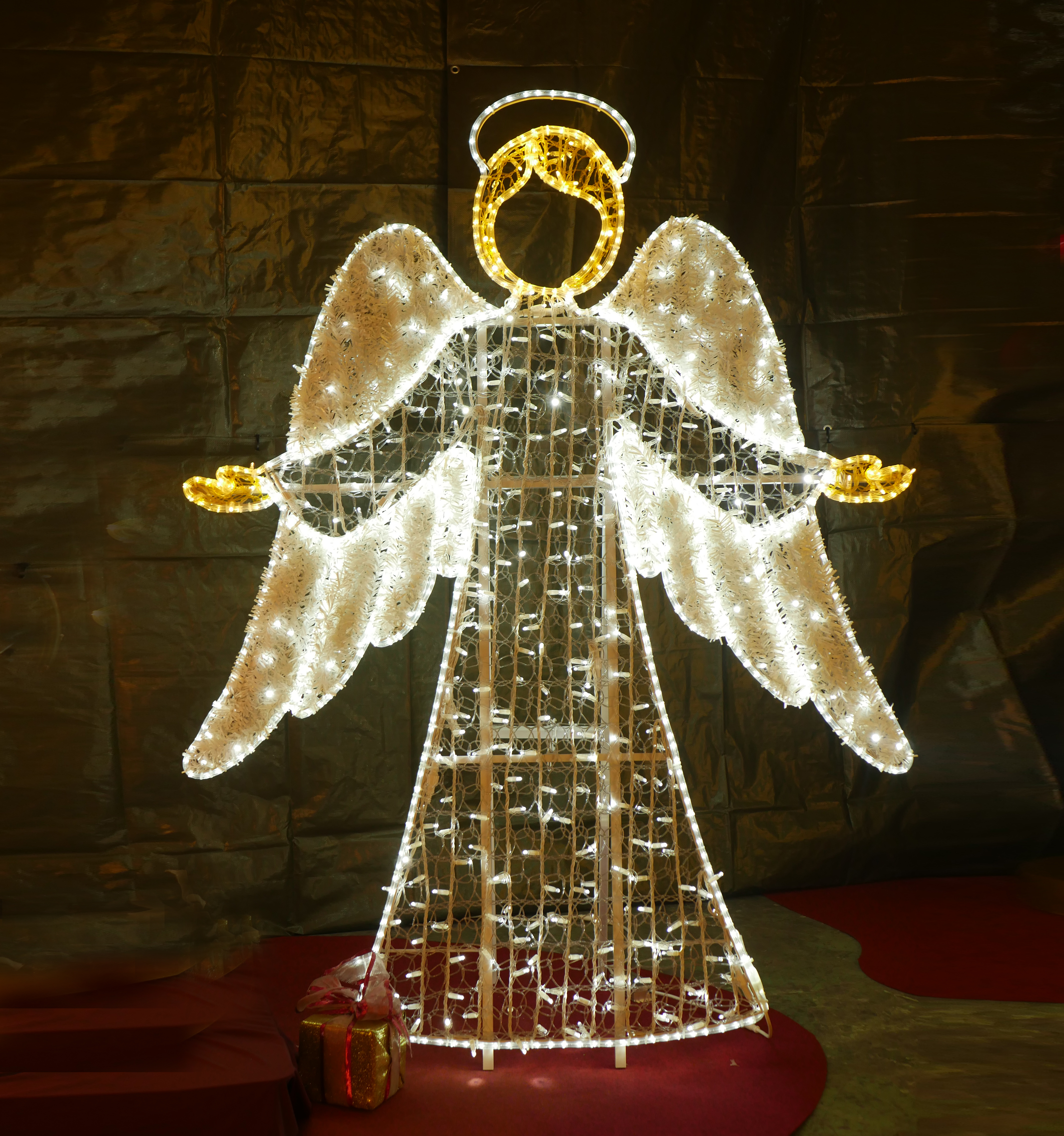 Angel 2 Photo Op, 195cm x 150cm, 24v, 5m Power Cord, IP65 Plug - Image 6