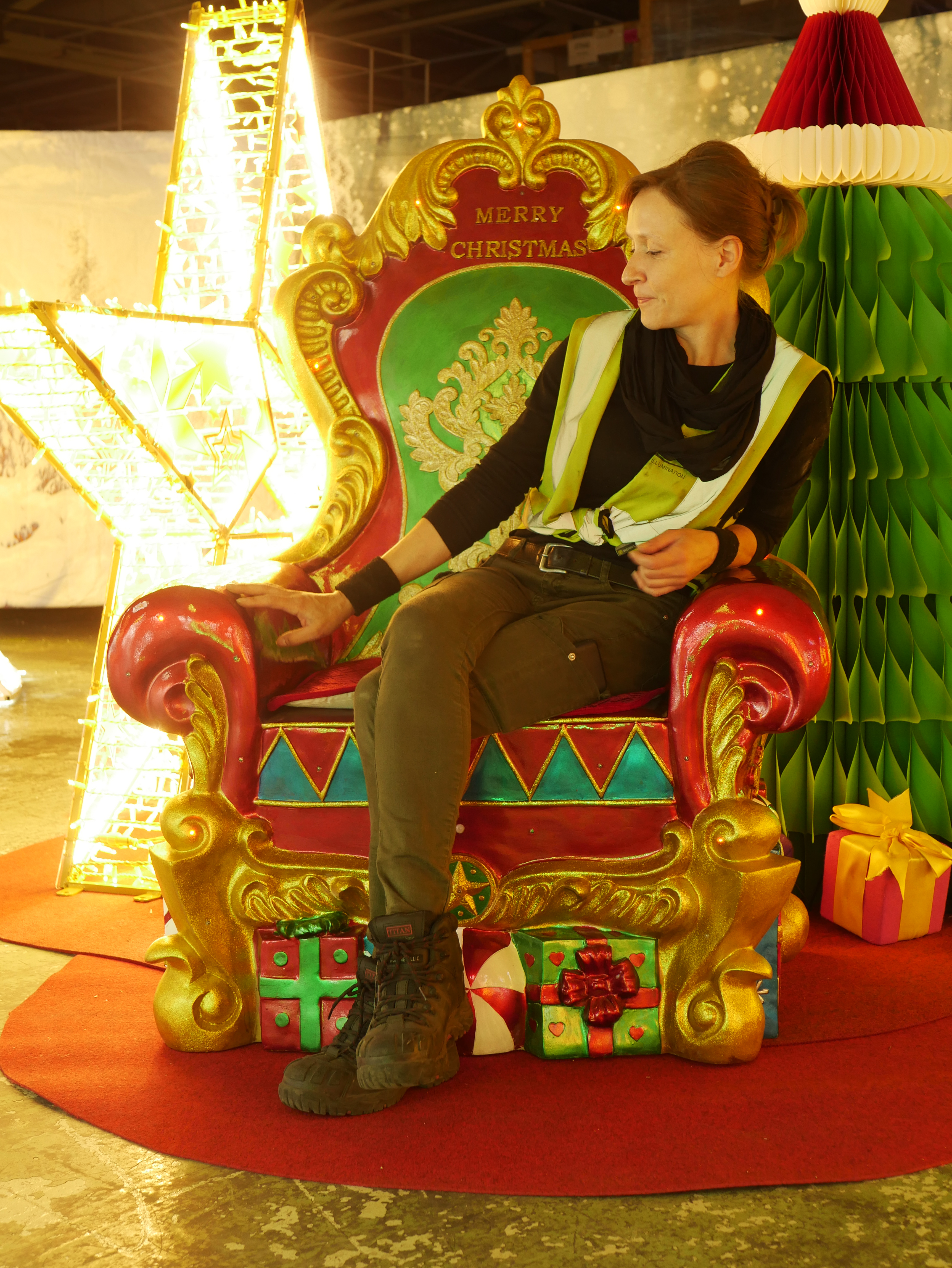 Musical & Lit Santa Throne 107x95.5x147.5cm - Image 5